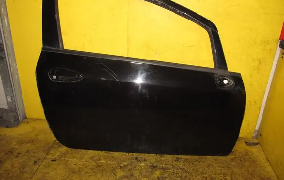 Fiat Grande Punto Front door