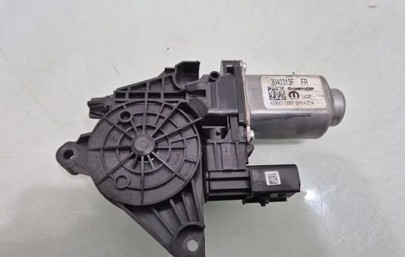 Chrysler Pacifica Front door window regulator motor 3040313F