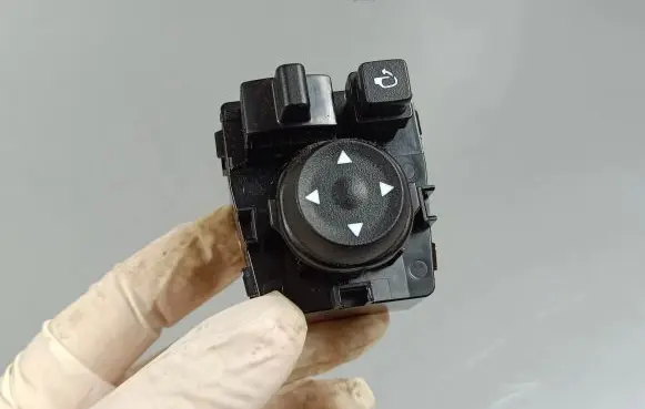 Hyundai Tucson IV NX4 Wing mirror switch 93530N72004X