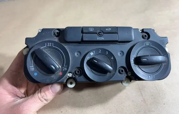 Volkswagen Golf V Climate control unit 1cF74730900