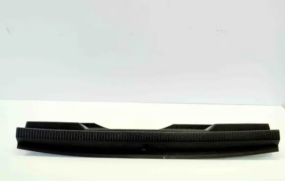 Trunk/boot sill cover protection