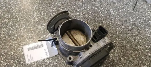 Audi A4 S4 B5 8D Throttle valve 076133063AN