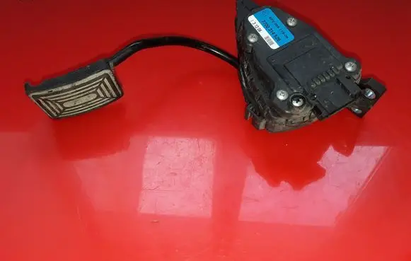 Opel Movano B Accelerator throttle pedal 7700314526 6PV00811906