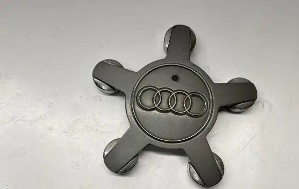 Audi A3 S3 8V R20 wheel hub/cap/trim 4F0601165N