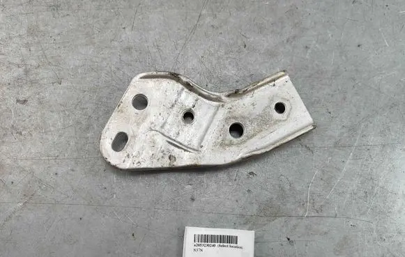 Mercedes-Benz C W205 Sway bar bush bracket, front a2053230240