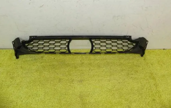 BMW X3 G01 Front bumper lower grill 8089752