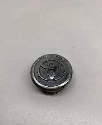 Toyota Avensis T250 Original wheel cap 426030F010