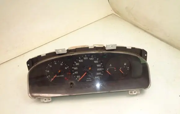 Mazda MX-6 Speedometer (instrument cluster) GA5RA