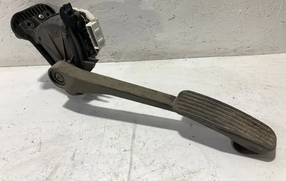 Volvo S60 Accelerator throttle pedal 9496821
