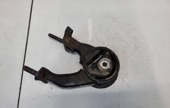 Engine mount bracket