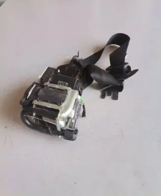 Mercedes-Benz E W212 Front seatbelt 010L0000 616774500