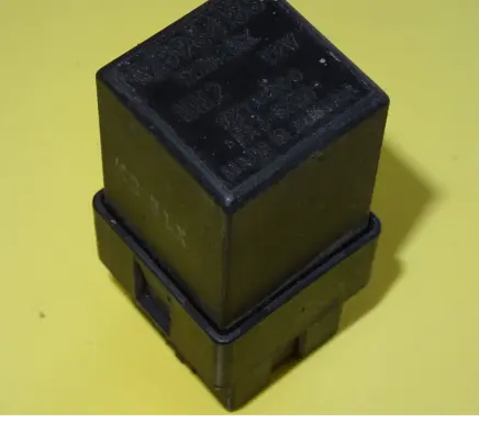 Mitsubishi Carisma Other relay MB954185 72TM200