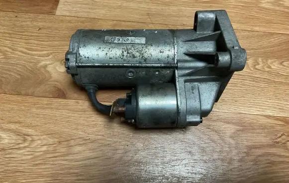 Renault Trafic II (X83) Starter motor 220436