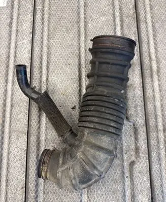 KIA Sportage Turbo air intake inlet pipe/hose 281382Y300