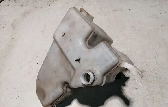Lexus IS 220D-250-350 Windshield washer fluid reservoir/tank 060851138