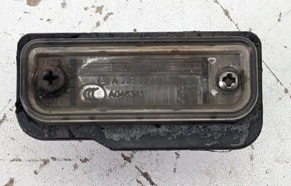 Mercedes-Benz C W203 Number plate light A2038200256 A046341 090026006