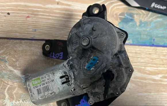 Mini Cooper Countryman R60 Rear window wiper motor 6932013