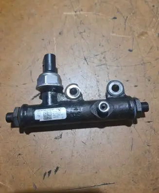 Land Rover Range Rover Sport L320 Fuel main line pipe 4R8Q9C066AD 5WS40128 A2C20001297
