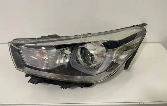 KIA Rio Headlight/headlamp 92101-H8