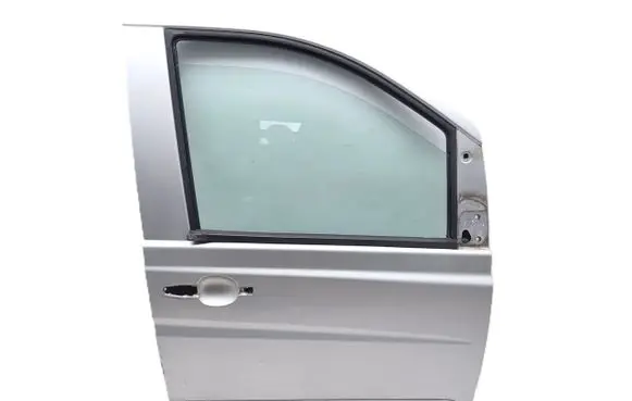 Mercedes-Benz Vito Viano W639 Front door 