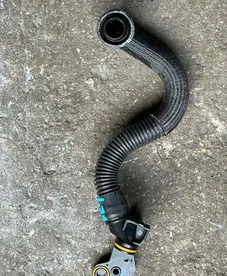 Volkswagen Golf VII Breather/breather pipe/hose 06K103226A