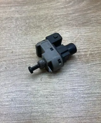 Ford Mondeo Mk III Brake pedal sensor switch 1S7T13480AA