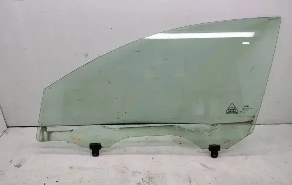 KIA Sportage Front door window glass four-door
