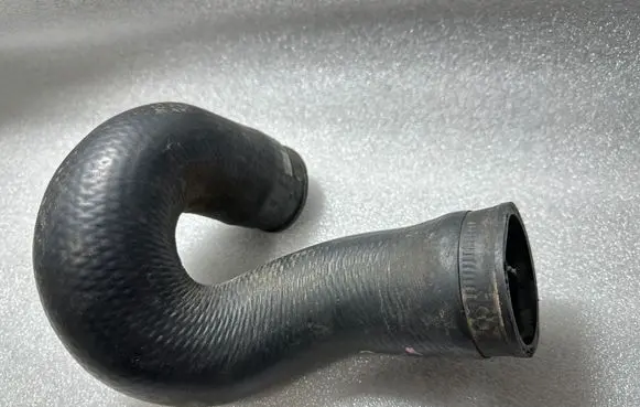 Intercooler hose/pipe