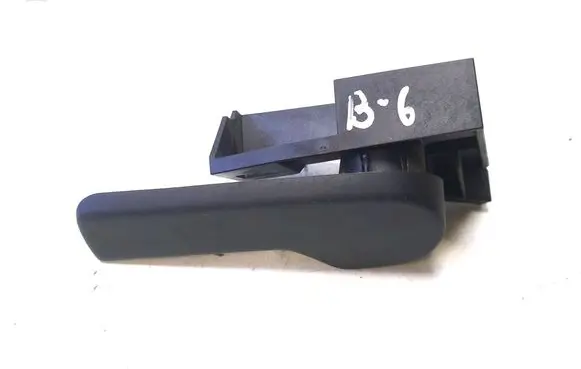 Volkswagen PASSAT B7 Engine bonnet (hood) release handle 1K1823633