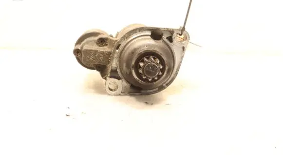 Volkswagen Golf IV Starter motor 1005821744