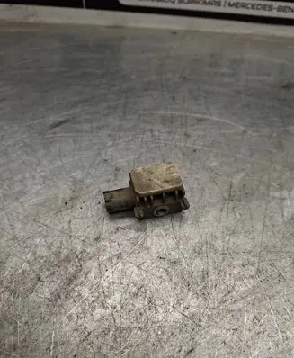 Mercedes-Benz ML W164 Airbag deployment crash/impact sensor 0038202926 160806 132402832