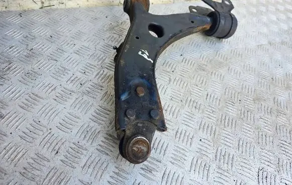 Volvo V40 Front lower control arm/wishbone 