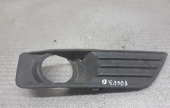 Ford Focus Front bumper lower grill 4M5119952