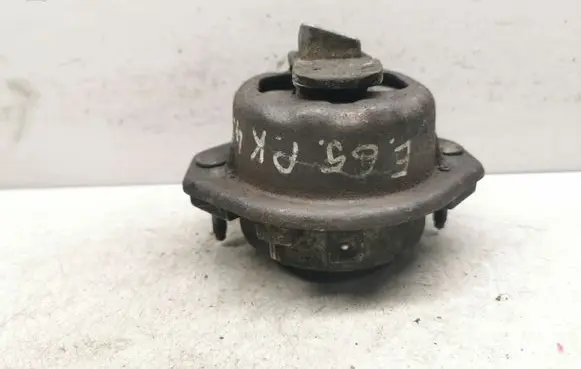 BMW 7 E65 E66 Engine mount bracket
