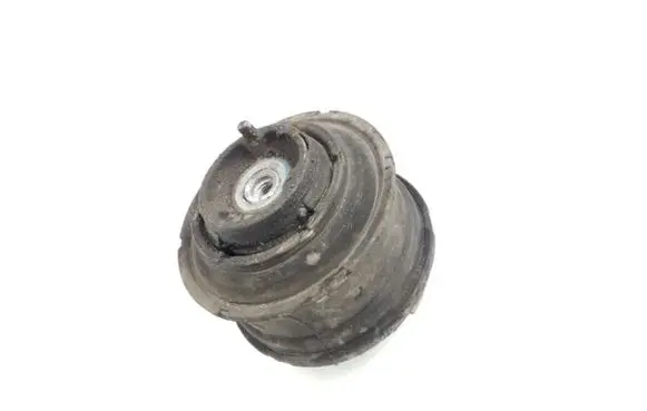 Mercedes-Benz C W203 Engine mount bracket