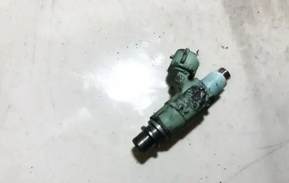 Mitsubishi Carisma Fuel injector 028015572