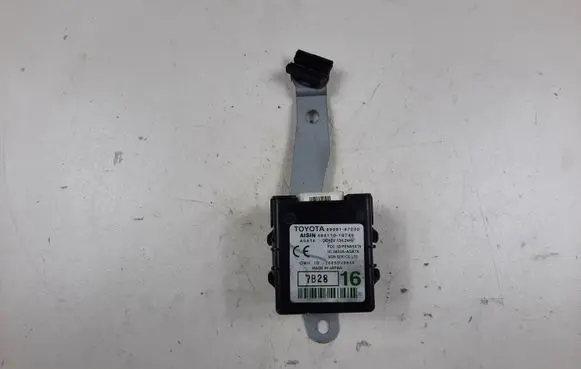 Toyota Prius (XW20) Door control unit/module 8999147030