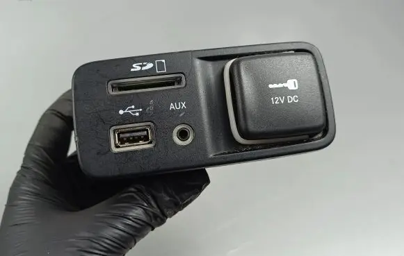 Jeep Cherokee USB control unit 68146071AC