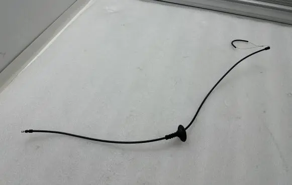 Engine bonnet/hood lock release cable
