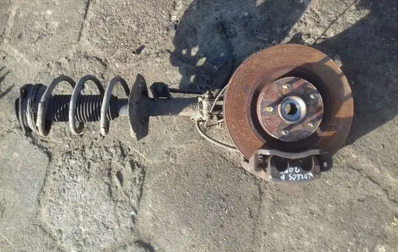 Renault Koleos I Front wheel hub spindle knuckle