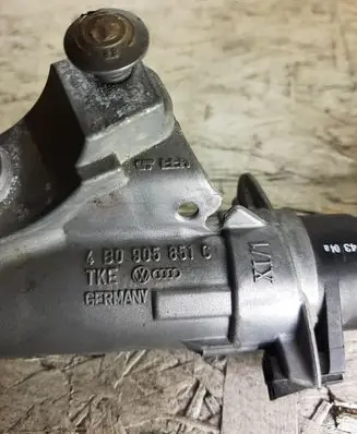 Volkswagen Transporter - Caravelle T5 Ignition lock 4B0905851C