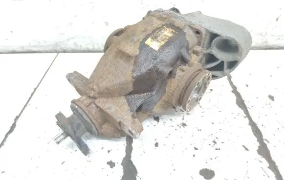 BMW 1 E81 E87 Rear differential 7566169