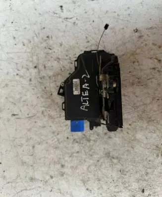 Seat Altea Rear door lock 7L0839015 CM2192000432 304CH