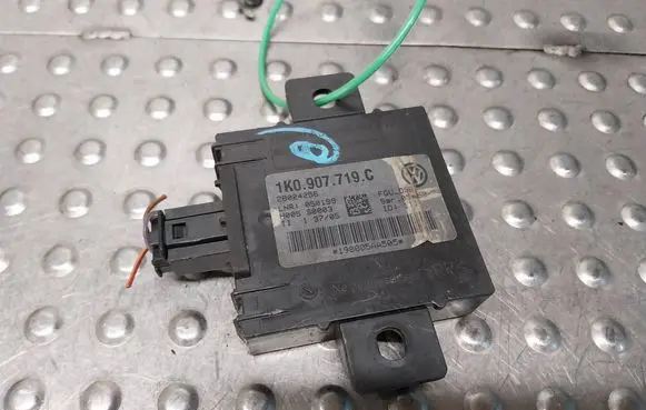 Volkswagen Golf V Alarm control unit/module 1K0907719C