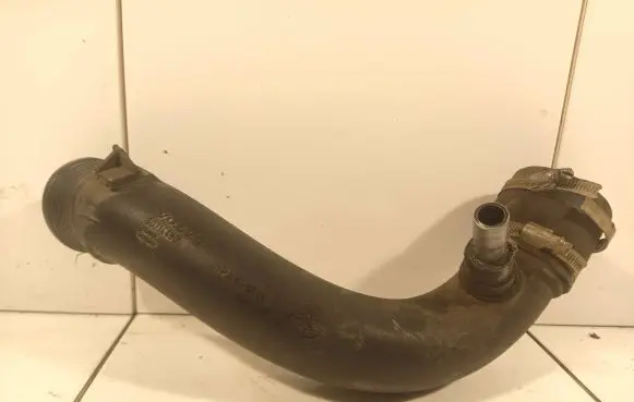 Volvo XC90 Intercooler hose/pipe 30714480