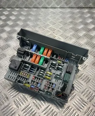 BMW 3 E92 E93 Fuse module 6906621