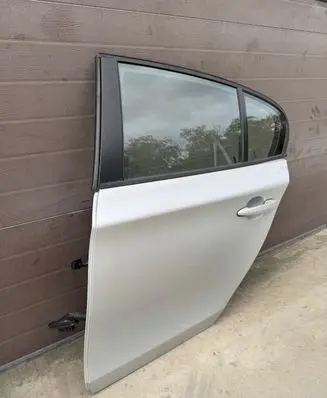 BMW 1 E81 E87 Rear door