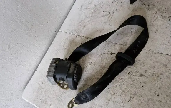 Audi A6 S6 C5 4B Rear seatbelt