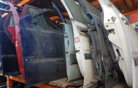 Seat Ibiza II (6k) Front door raudonos