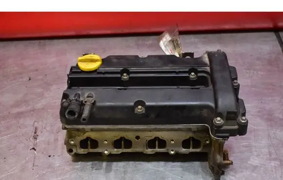 Opel Astra H Engine head 55355430